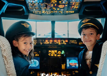 KidZania İstanbul, 11-19 Kasım tarihlerini kapsayan ara tatil boyunca ziyaretçilerin 120'den fazla rolü 67 farklı aktivite alanında deneyimleyeceklerini duyurdu. Ayrıca, misafirlerin Bilim Şenliği'ne de katılma fırsatı bulacakları aktarıldı. KidZania İstanbul'dan yapılan açıklamada şu ifadelere yer verildi: "Aileler, öğrenciler ve öğretmenlerin heyecanla beklediği ara tatilde ziyaretçileri tüm gün sürecek sınırsız eğlenceye bekliyor. Türkiye'nin dört bir yanından İstanbul'a gelen 1-14 yaş arasındaki çocuklar ve aileleri KidZania İstanbul'da ara tatil etkinlikleriyle tatilde de eğlenirken öğrenecek. 10.000 metrekarelik alanda, 67 farklı aktivite alanında kendi beceri ve ilgi alanlarına göre 120'den fazla rolü ara tatil boyunca birbirinden farklı etkinlik ve atölyeler ile deneyimleyecekler. Çocuklar için özel tasarlanmış kocaman bir şehir olan KidZania İstanbul'da ebeveynler de 5 - 12 yaş arasındaki çocuklarını deneyimli KidZitter'lara emanet ederek gönül rahatlığıyla kendilerine zaman ayırırken, 7 yaş ve üzeri çocuklar da yanlarında yetişkin olmadan KidZania'da tüm gün eğlencenin tadını çıkarabilecekler." Bilim Şenliği etkinliklerinin ara tatil coşkusu ile birleştiği aktarıldı. Ziyaretçiler, Bilim Şenliği kapsamında gerçekleşecek etkinliklere katılmanın yanı sıra şehirdeki tüm aktivitelerde dilediklerini seçerek katılabilecek.