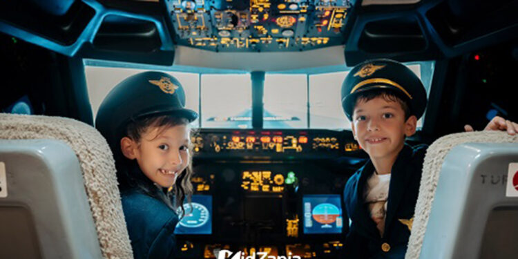 KidZania İstanbul, 11-19 Kasım tarihlerini kapsayan ara tatil boyunca ziyaretçilerin 120'den fazla rolü 67 farklı aktivite alanında deneyimleyeceklerini duyurdu. Ayrıca, misafirlerin Bilim Şenliği'ne de katılma fırsatı bulacakları aktarıldı. KidZania İstanbul'dan yapılan açıklamada şu ifadelere yer verildi: "Aileler, öğrenciler ve öğretmenlerin heyecanla beklediği ara tatilde ziyaretçileri tüm gün sürecek sınırsız eğlenceye bekliyor. Türkiye'nin dört bir yanından İstanbul'a gelen 1-14 yaş arasındaki çocuklar ve aileleri KidZania İstanbul'da ara tatil etkinlikleriyle tatilde de eğlenirken öğrenecek. 10.000 metrekarelik alanda, 67 farklı aktivite alanında kendi beceri ve ilgi alanlarına göre 120'den fazla rolü ara tatil boyunca birbirinden farklı etkinlik ve atölyeler ile deneyimleyecekler. Çocuklar için özel tasarlanmış kocaman bir şehir olan KidZania İstanbul'da ebeveynler de 5 - 12 yaş arasındaki çocuklarını deneyimli KidZitter'lara emanet ederek gönül rahatlığıyla kendilerine zaman ayırırken, 7 yaş ve üzeri çocuklar da yanlarında yetişkin olmadan KidZania'da tüm gün eğlencenin tadını çıkarabilecekler." Bilim Şenliği etkinliklerinin ara tatil coşkusu ile birleştiği aktarıldı. Ziyaretçiler, Bilim Şenliği kapsamında gerçekleşecek etkinliklere katılmanın yanı sıra şehirdeki tüm aktivitelerde dilediklerini seçerek katılabilecek.