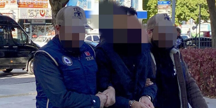 Kırmızı bültenle aranan DEAŞ şüphelisi, Kırşehir'de yakalandı