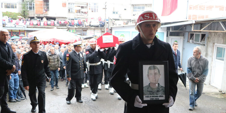 Lösemiden hayatını kaybeden asker, toprağa verildi