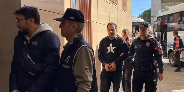 Malulen emeklilik için rüşvet alıp, usulsüz rapor hazırlamışlar