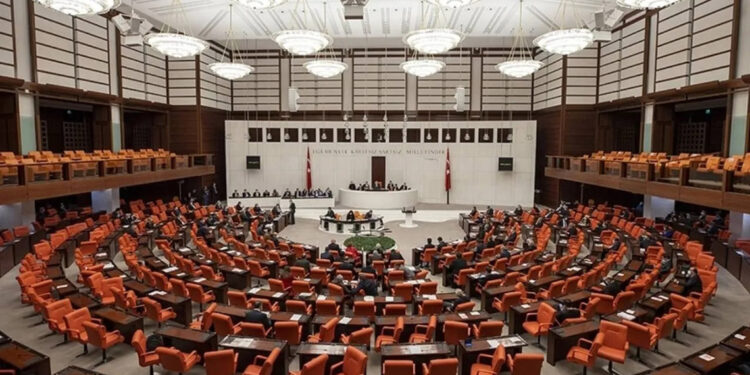 Meclis'te, 'Kağıtsız Parlamento Projesi' ile tasarruf sağlanacak