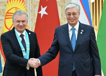 Mirziyoyev'e türk dünyası ali nişanı taltif edildi