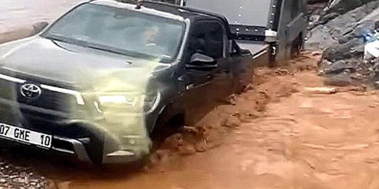 Muğla'da sağanak sele neden oldu