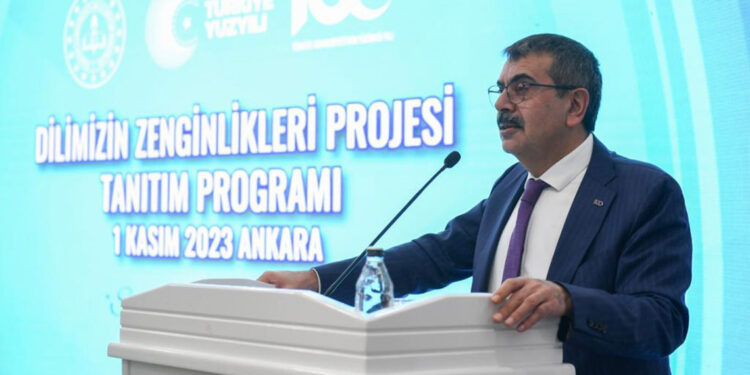 Öğrencilerimizin kelime haznesini geliştirmeyi hedefliyoruz