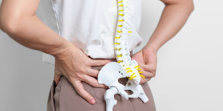 Omurga tümörü ciddi problemlere neden olabiliyor