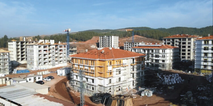 Osmaniye'de 1351 konutun teslimi aralıkta yapılacak