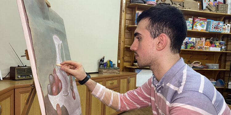 Otizmli Yusuf, öğretmenlik hayalini kuruyor