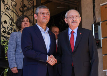 Özgür Özel Kemal Kılıçdaroğlu'nu ziyaret etti