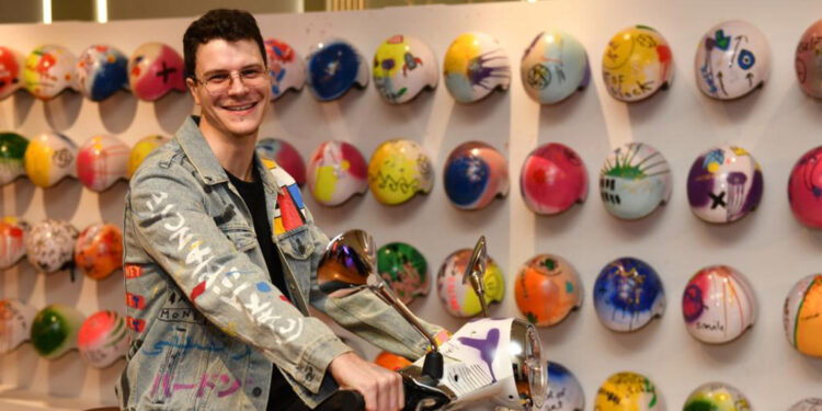 Pop art sanatçısı Jisbar, kişisel sergisiyle İstanbul'da 