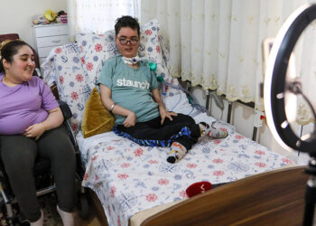 SMA'lı kardeşler, çektikleri videolar ile yaşama tutunuyor