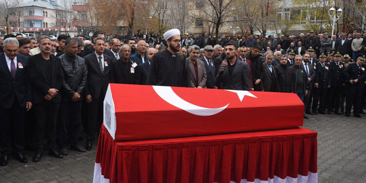 Şehit polis Lütfi Baykar, son yolculuğuna uğurlandı