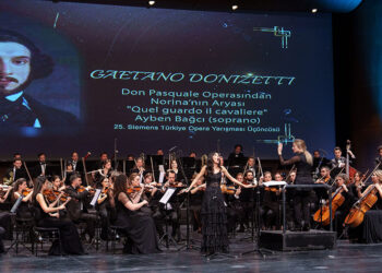 Siemens Türkiye Senfoni Orkestrası ilk konserini verdi