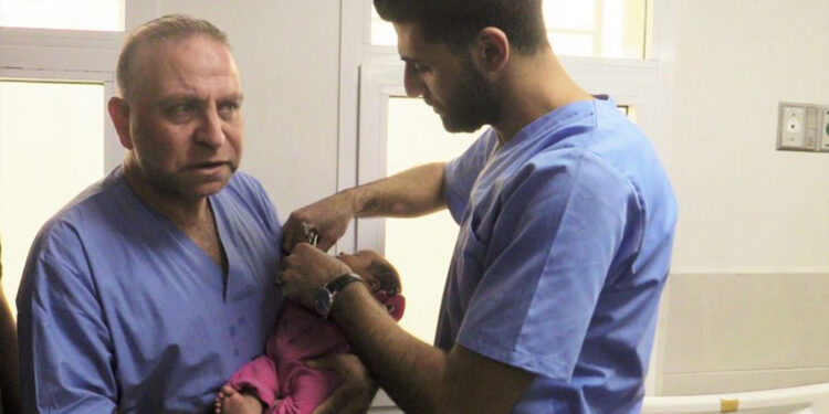 Şifa hastanesindeki cerrah: Hastaları terk etmeyeceğiz