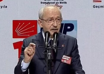 Sırtımdaki hançerlerle seçime girmek zorunda kaldım
