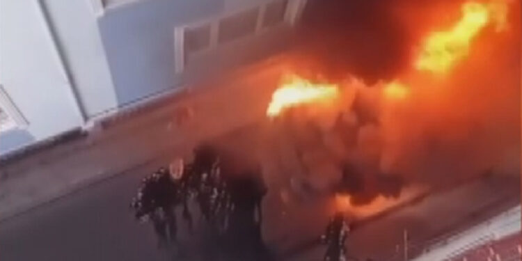 Şişli'de sokak süpürme aracında yangın