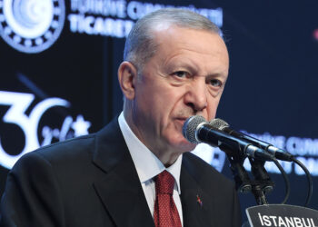 Son 12 aylık ihracatımız 254,8 milyar dolar