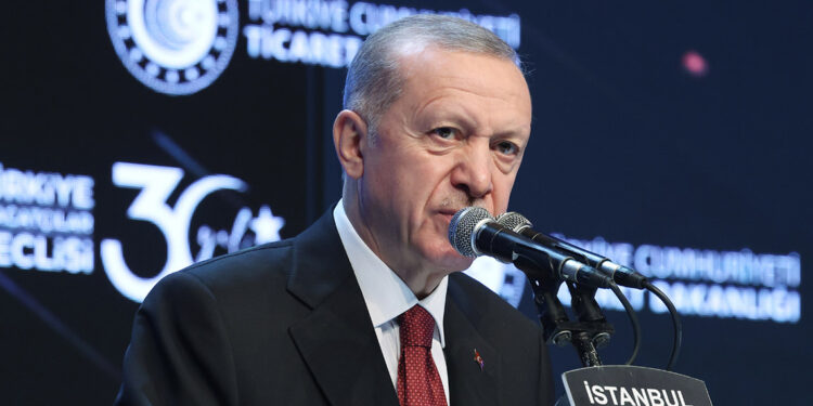 Son 12 aylık ihracatımız 254,8 milyar dolar