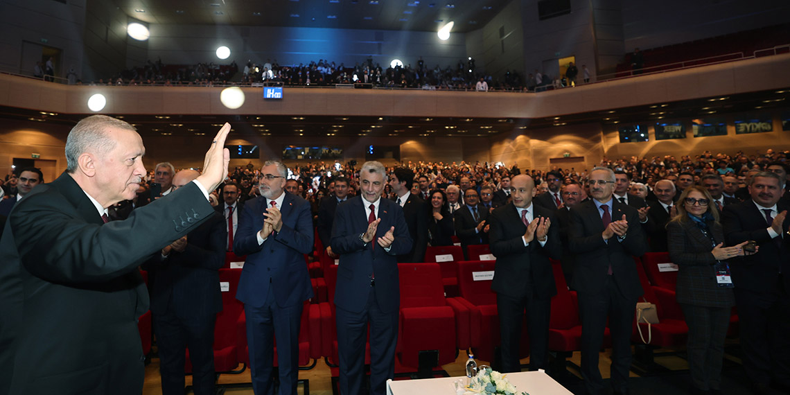 Son 12 aylık ihracatımız 254,8 milyar dolar