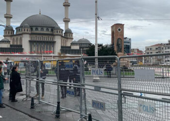 Taksim Meydanı kapatıldı