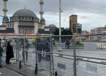 Taksim meydanı kapatıldı