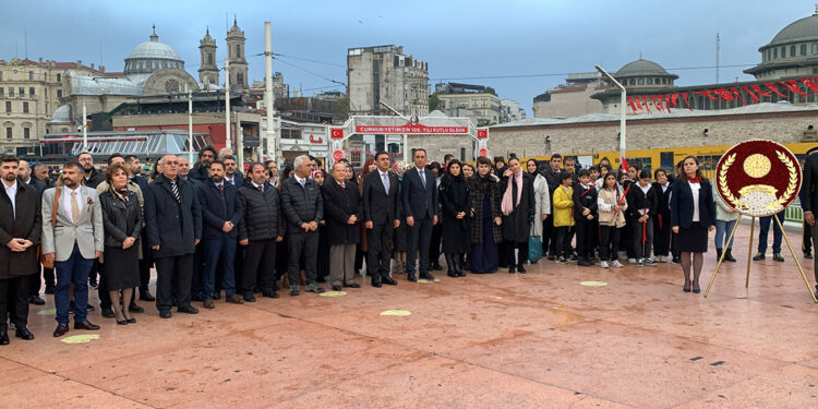 Taksim'de öğretmenler günü için tören düzenlendi