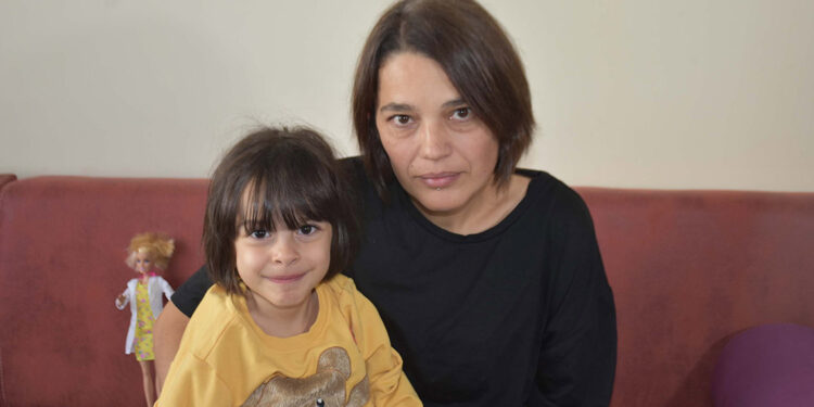 Teşhisi geç konulan SMA'lı Esrigün, şifa arıyor