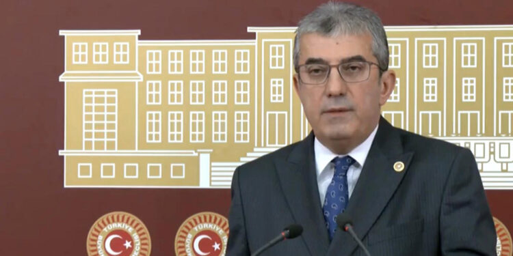 Tüm emeklilere 5 bin lira ödensin