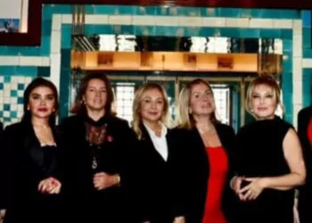 Türk-dünya i̇ş kadınları platformu, atatürk’ü andı