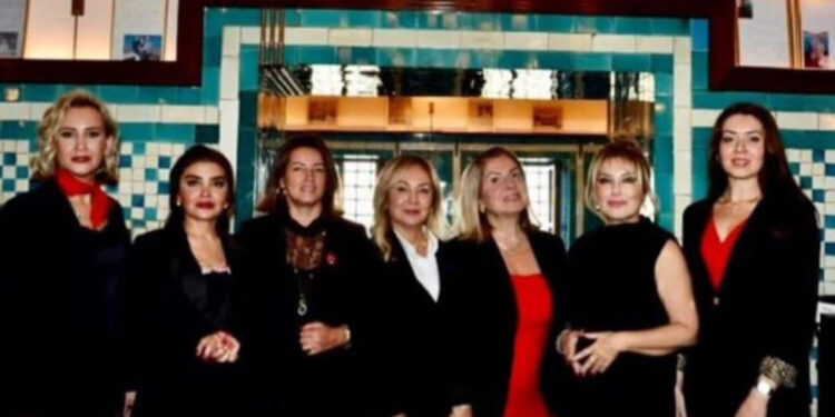 Türk-Dünya İş Kadınları Platformu, Atatürk’ü andı