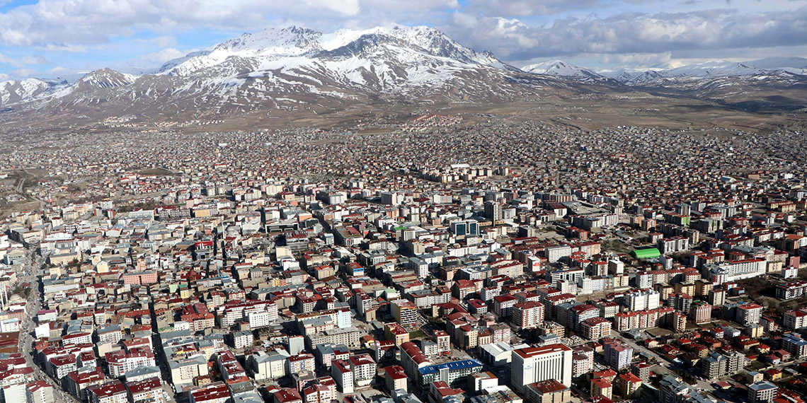 Van'ı Erek Dağı'na doğru kaydırmamız gerekiyor