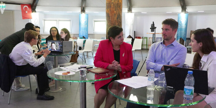 Yaratıcı endüstriler pandemiden en çok etkilnen sektörlerden