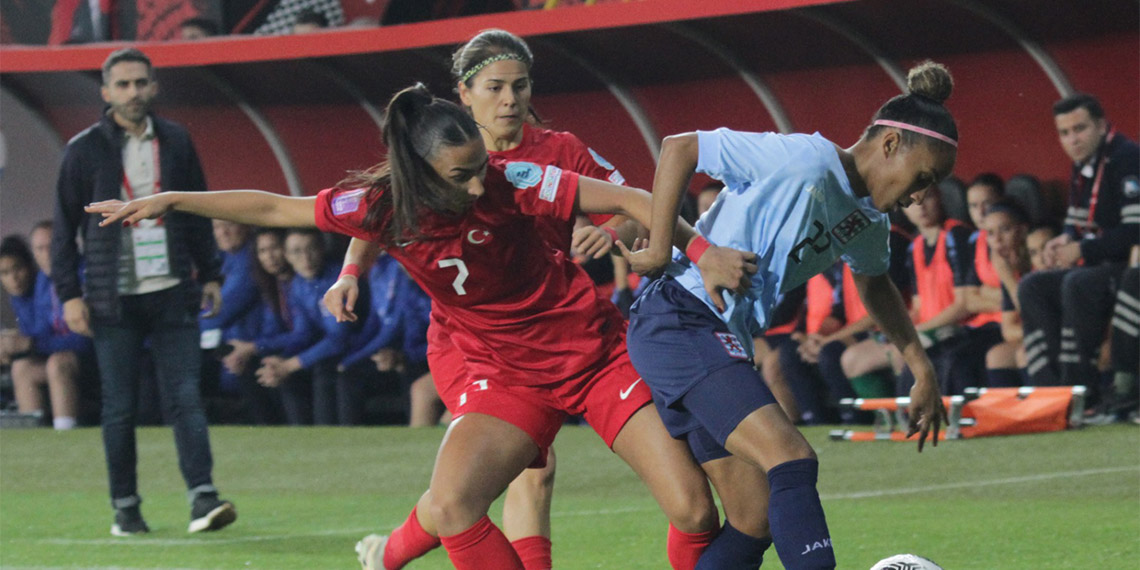 A Milli Kadın Futbol Takımı UEFA Uluslar B Ligi'ne yükseldi