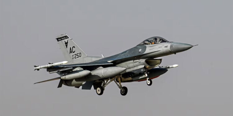 İran Devrim Muhafızları'na ait tesis vuruldu