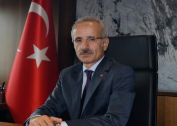 Üniversite öğrencilerine 12 ay boyunca internet desteği sağlanacak