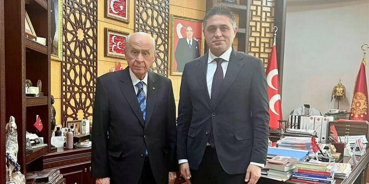 Aliağa Belediye Başkanı Serkan Acar aday adaylığını açıkladı