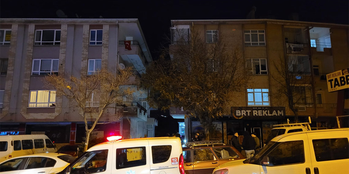 Ankara'da mahalle bekçisi İ.Ö.K., evde tartıştığı eşi A.N.K.'yi tabanca ile vurduktan sonra aynı silahla kendisine ateş etti.