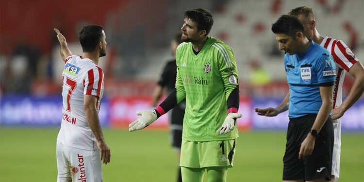 Antalyaspor Beşiktaş'ı 3-2 mağlup etti