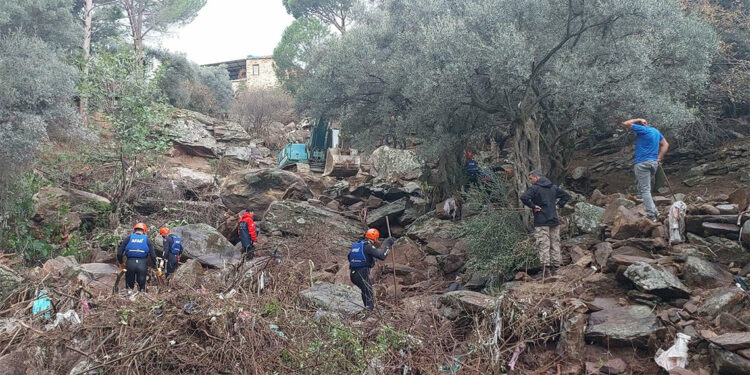 3 kişinin öldüğü selde kayıp çiftçi aranıyor