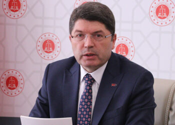Meclise yönelik darbe açıklaması sorumsuzluktur