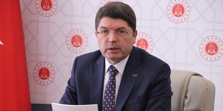 Meclise yönelik darbe açıklaması sorumsuzluktur