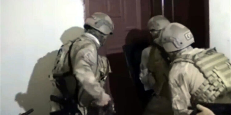 Çember-6 operasyonlarında 2 bin 136 firari yakalandı