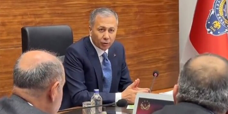 Ali Yerlikaya üst düzey emniyet mensuplarıyla toplantı yaptı