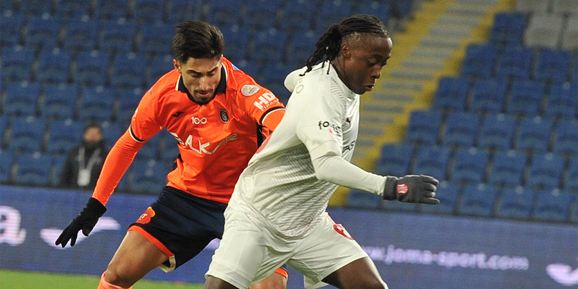 Süper Lig’in 13’üncü haftasında Başakşehir Pendikspor'u 4-1 mağlup etti. Galibiyeti getiren golleri Abeid, Figueiredo, Lima ve Piatek kaydetti.