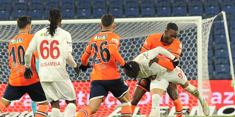 Başakşehir Pendikspor'u 4-1 mağlup etti