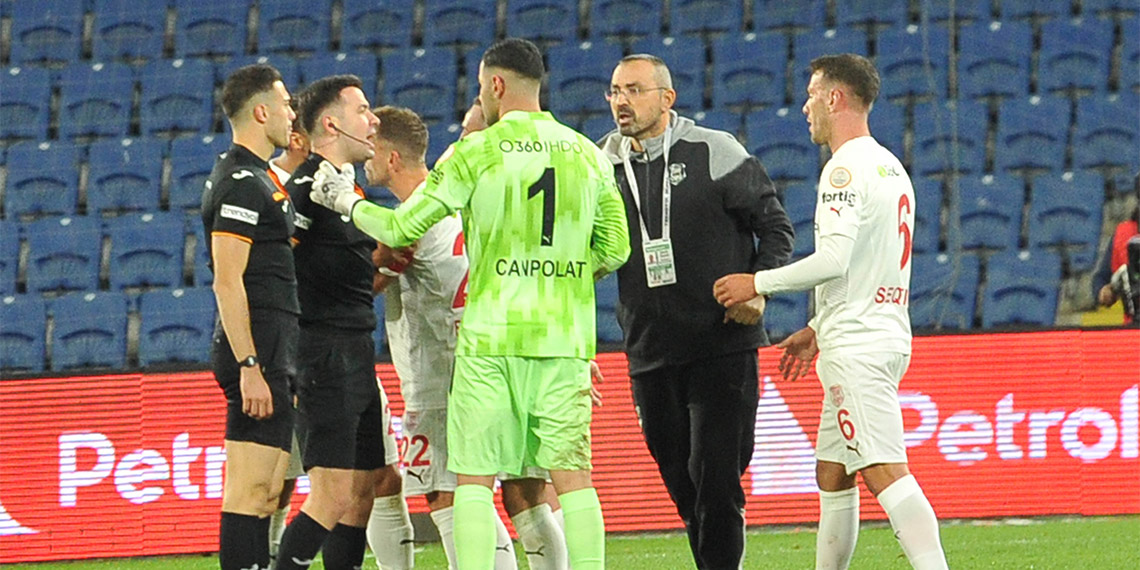 Başakşehir Pendikspor'u 4-1 mağlup etti