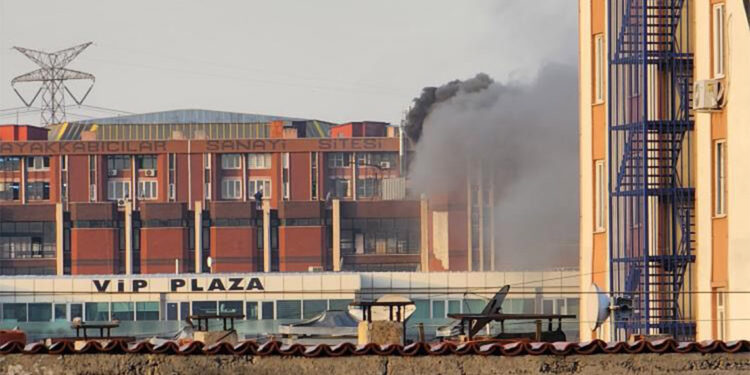 Aykosan Sanayi Sitesi'nde yangın