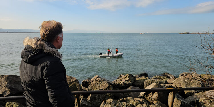 Batan gemide kaybolan mürettebatın yakınlarının bekleyişi sürüyor