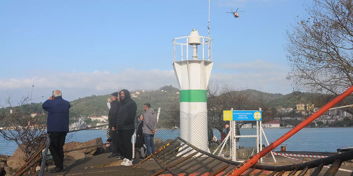 Batan gemide kaybolan mürettebatın yakınlarının bekleyişi sürüyor