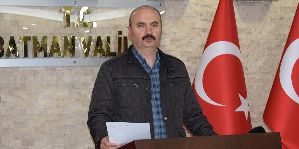 Batman Valisi Ekrem Canalp, kentte etkili olan sağanak nedeniyle yaşanan sel felaketi ile ilgili, "Batman'daki selde 4 kişi öldü, 3 kişi yaralandı, 140 kişi de kurtarıldı" dedi.